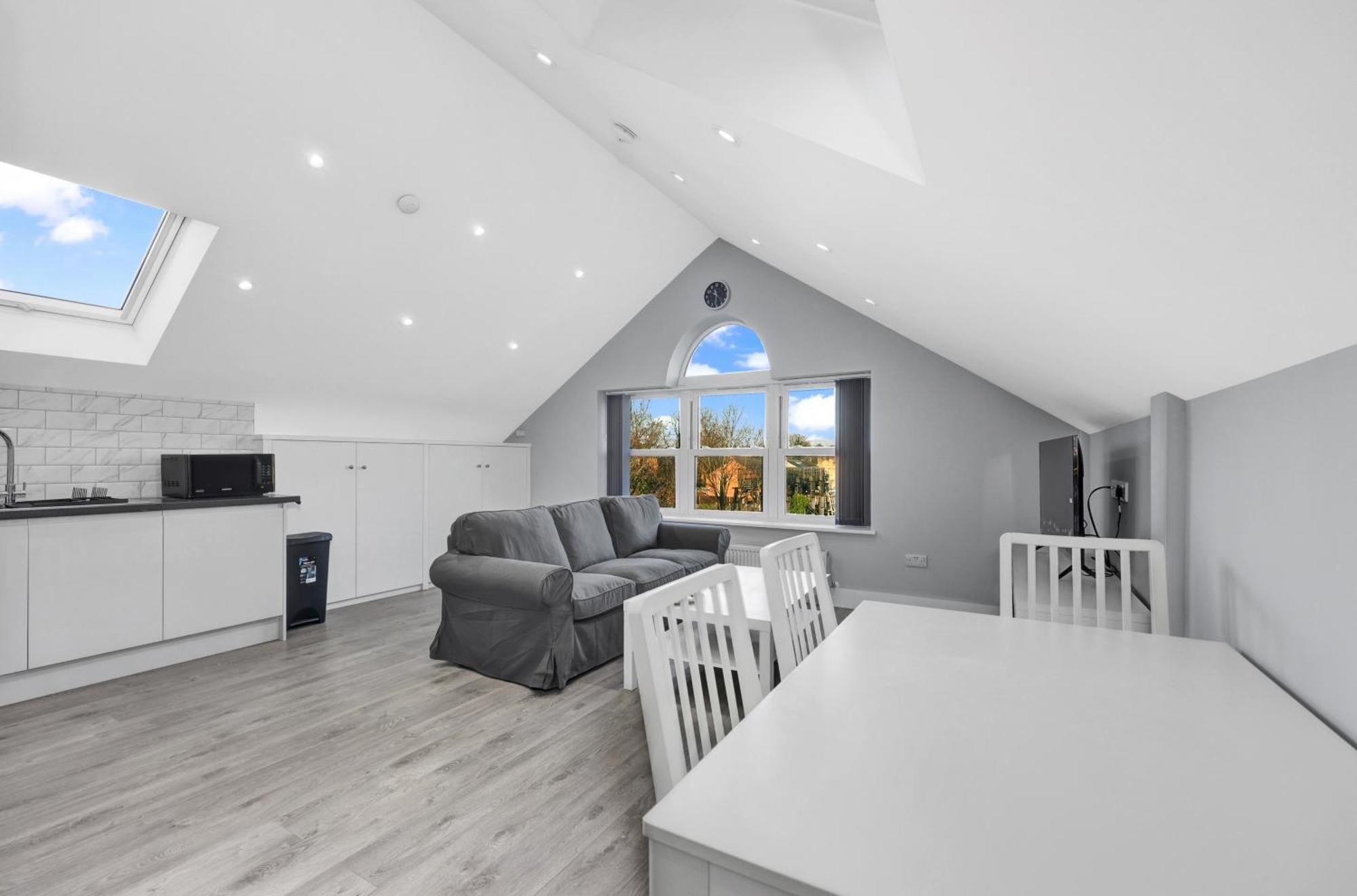 Lejlighed Your Cosy Modern 2 Double Bedroom Flat Fully Furnished - 5 Mins Walk To Stn Flat 4