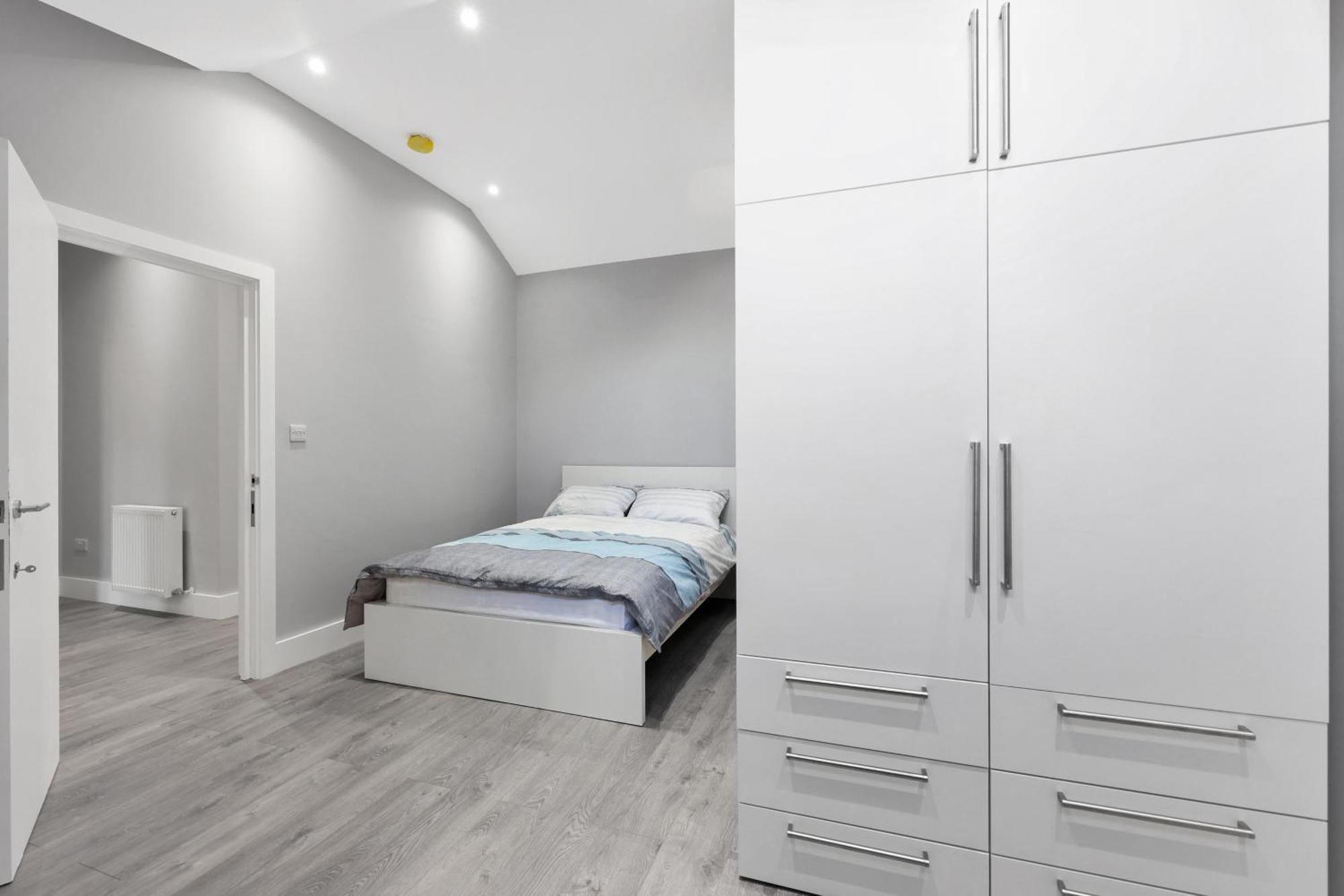 Your Cosy Modern 2 Double Bedroom Flat Fully Furnished - 5 Mins Walk To Stn Flat 4 Lejlighed London
