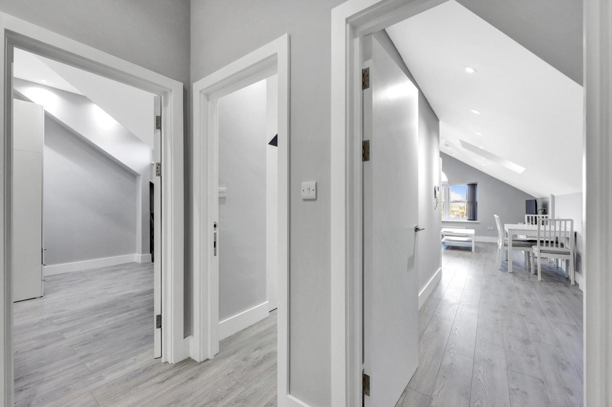 Your Cosy Modern 2 Double Bedroom Flat Fully Furnished - 5 Mins Walk To Stn Flat 4 Lejlighed London