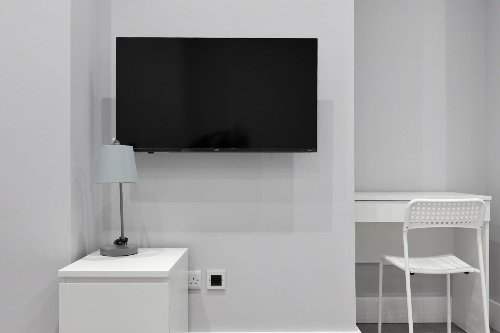 Your Cosy Modern 2 Double Bedroom Flat Fully Furnished - 5 Mins Walk To Stn Flat 4 Lejlighed London