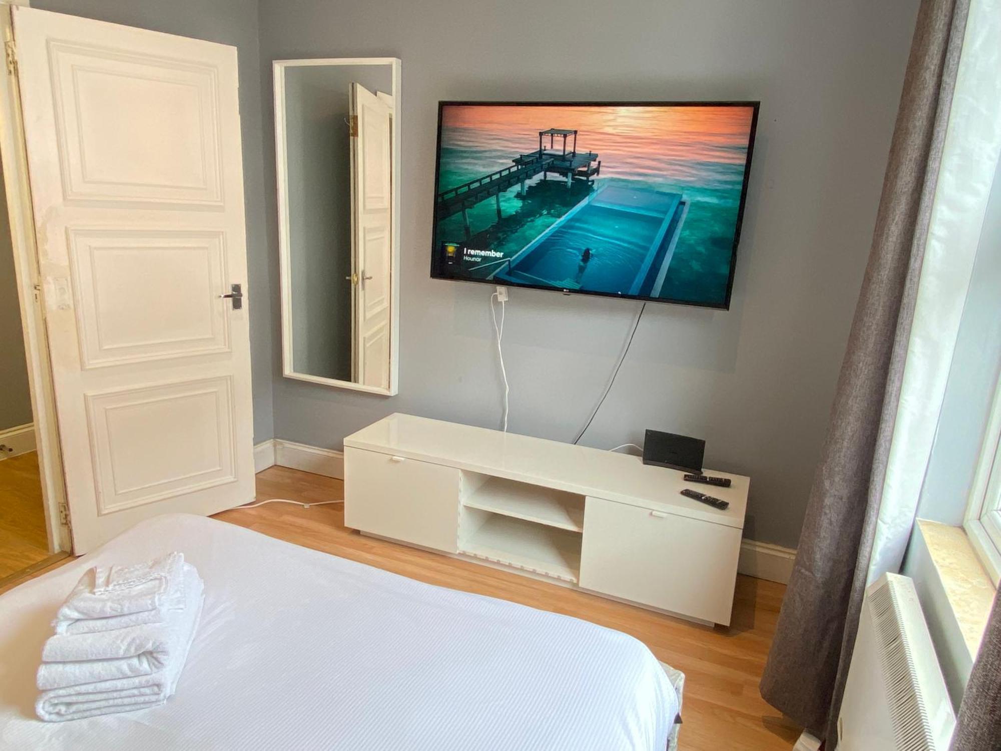 Apartment Impeccable 2-bed In London