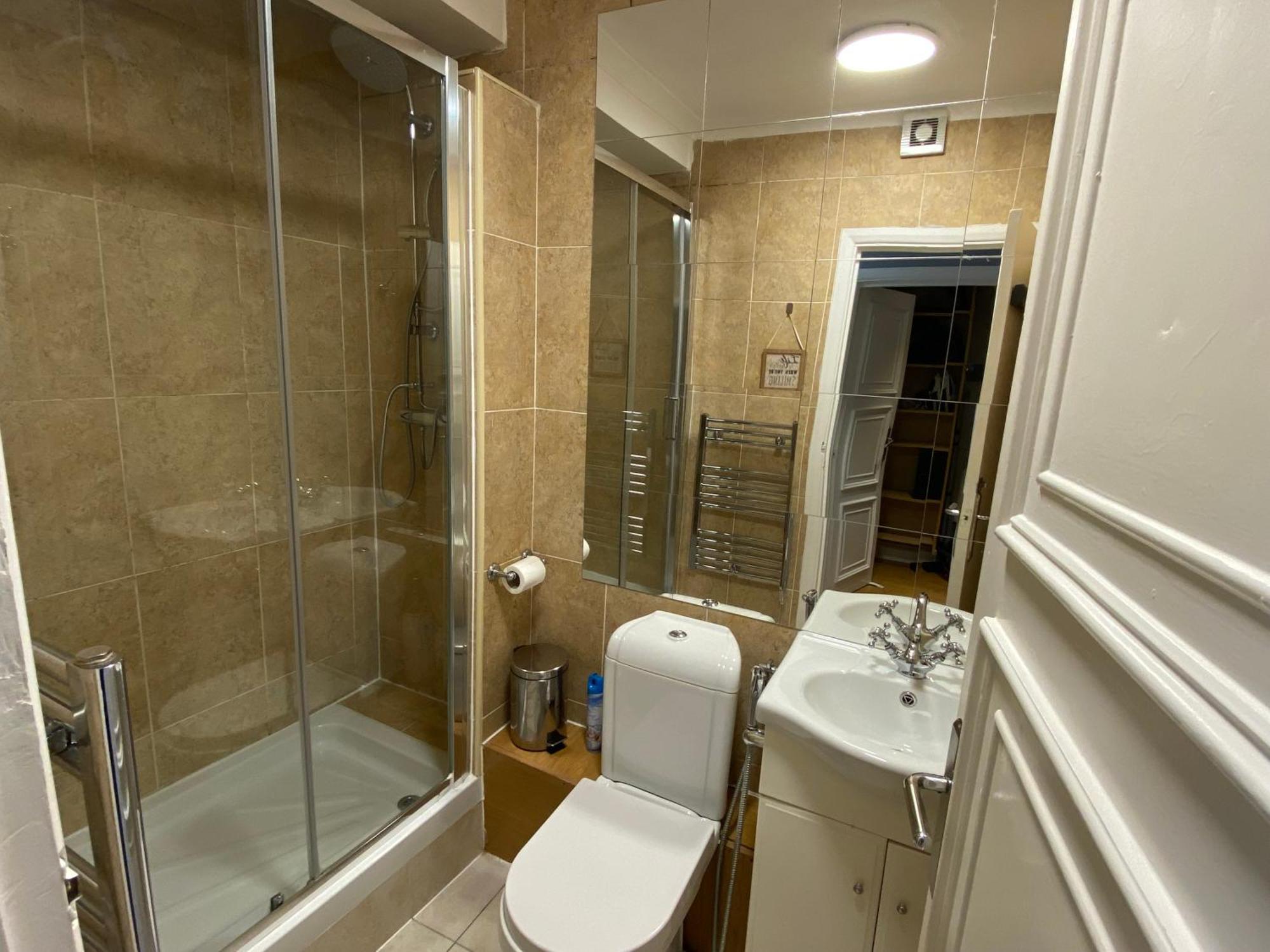 Impeccable 2-bed In * London