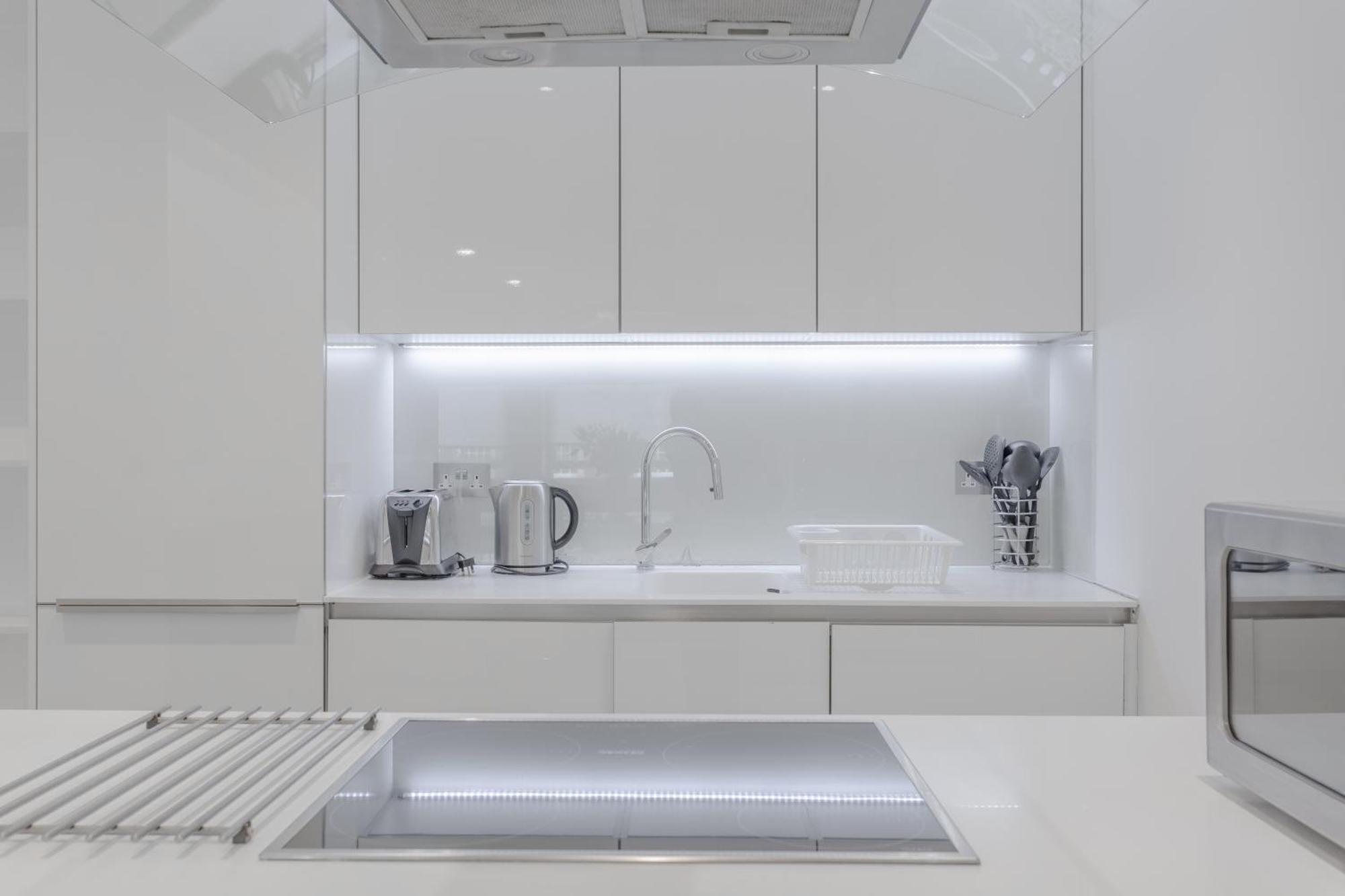 - 2 Beds - Sleeps 4 - Lift Londen