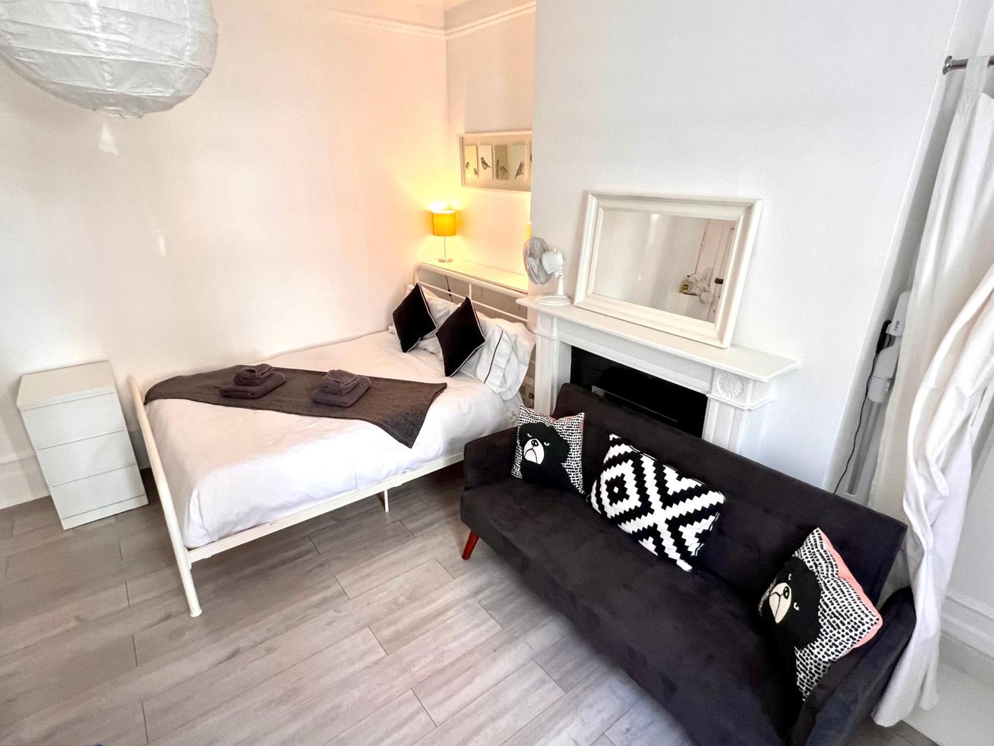 Apartment Glenmore London