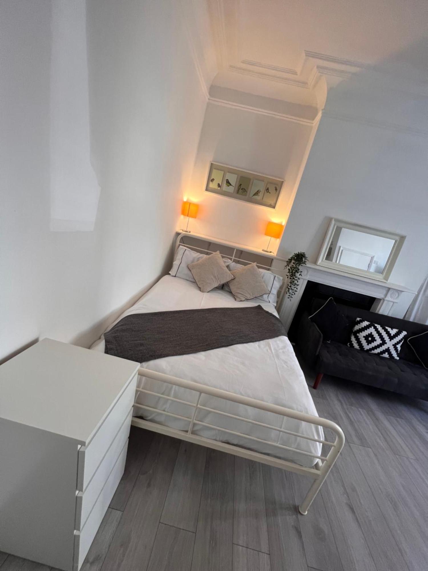 Apartment Glenmore London