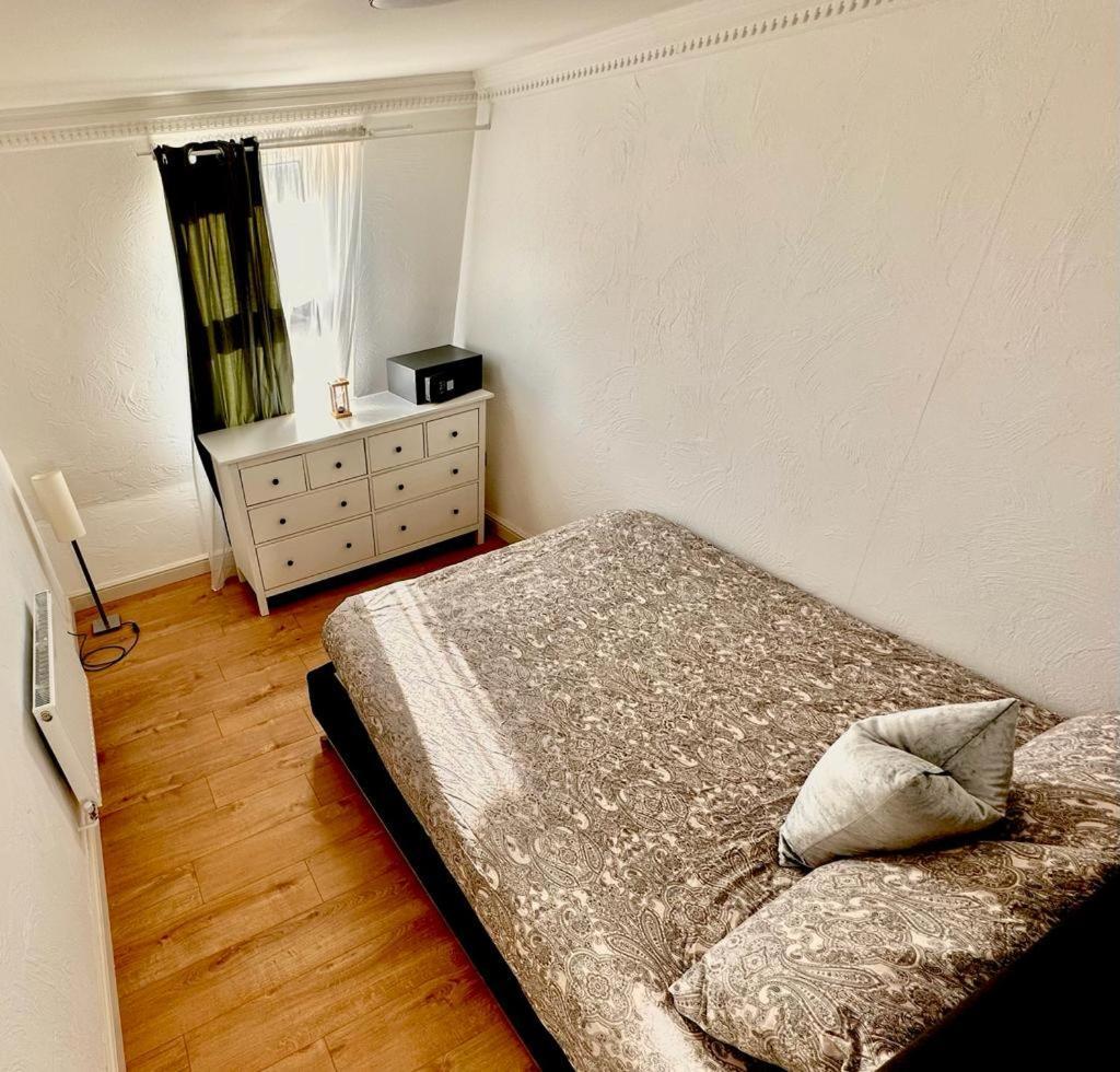 Flat 3 In Aldgate Lägenhet London