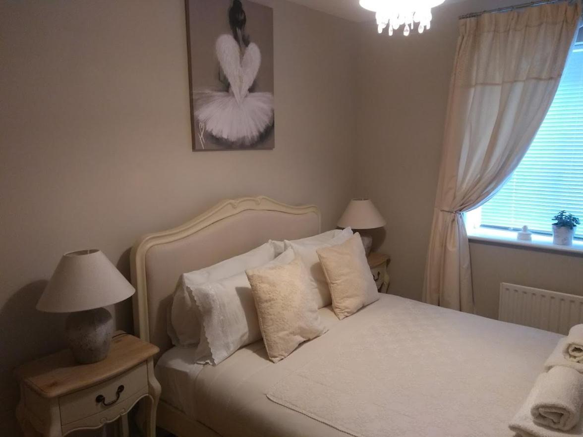 Three Bedroom By Beautiful Park Lägenhet *