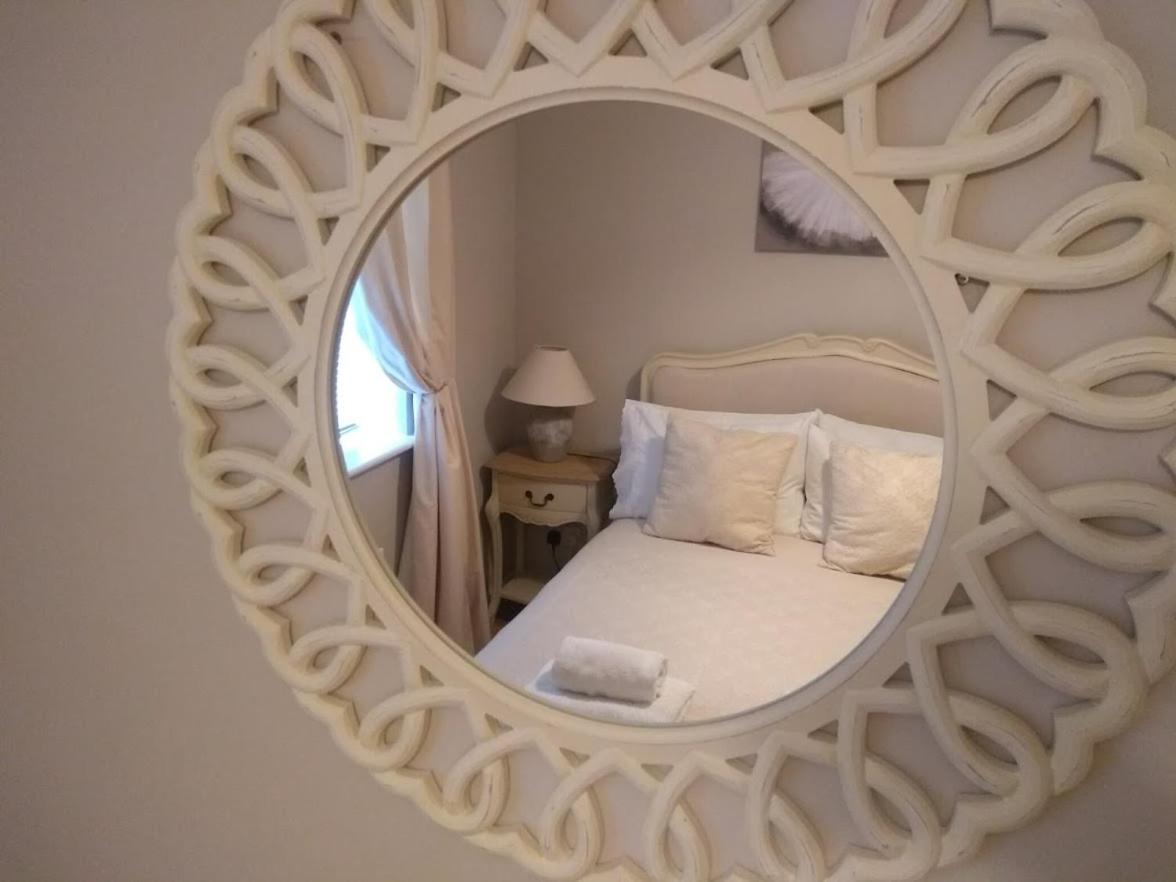 Lägenhet Three Bedroom By Beautiful Park London