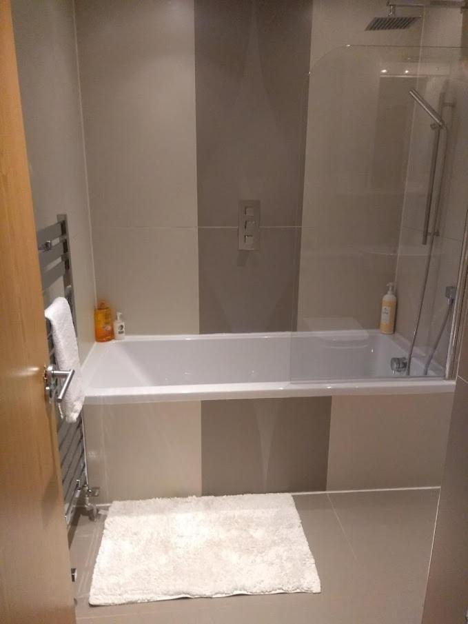 Lägenhet Three Bedroom By Beautiful Park London