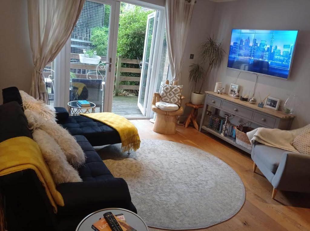 Lägenhet Three Bedroom By Beautiful Park