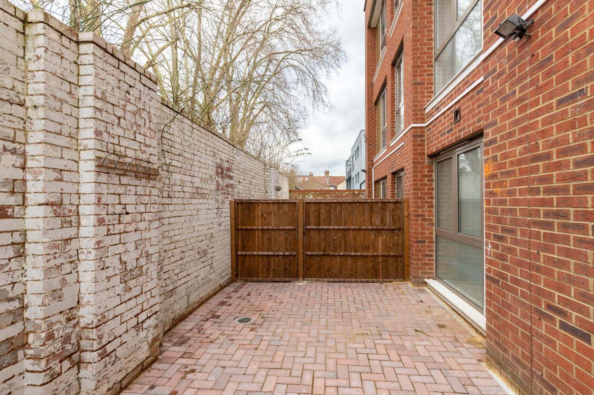 North - One Bed Flat- Entire Unit * London