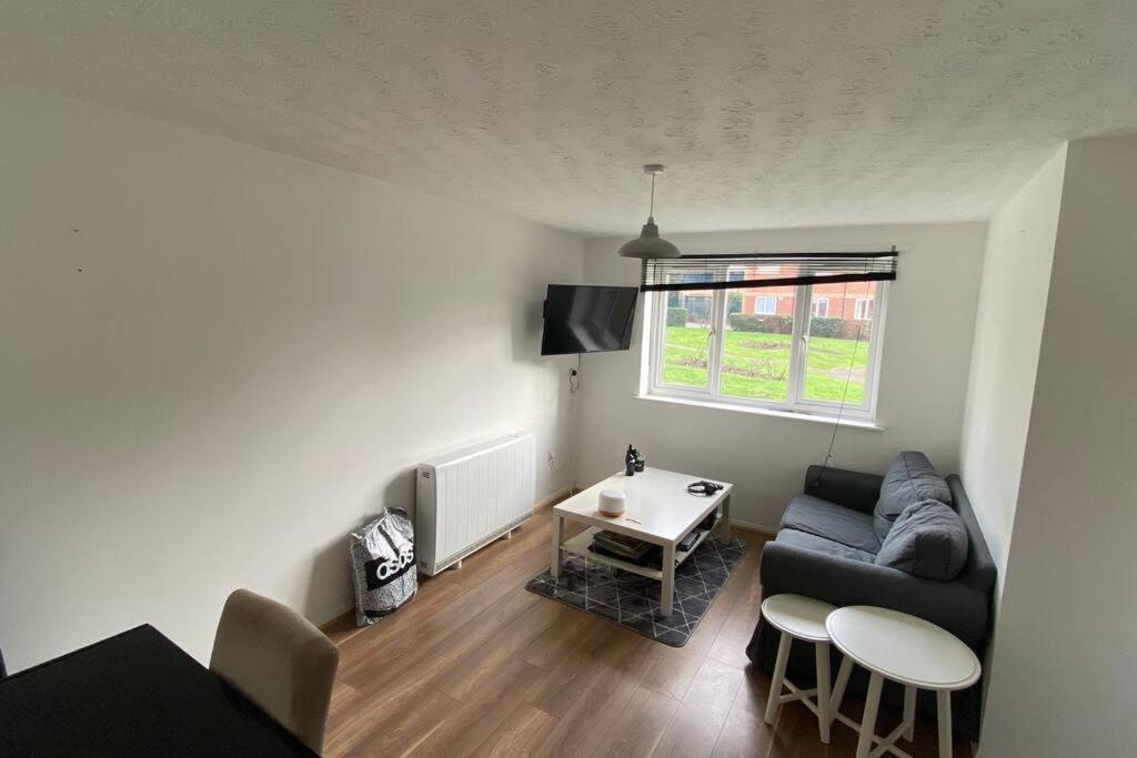 Modern 1 Bedroom Ground Floor Flat