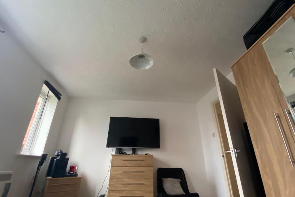 Apartment Modern 1 Bedroom Ground Floor Flat