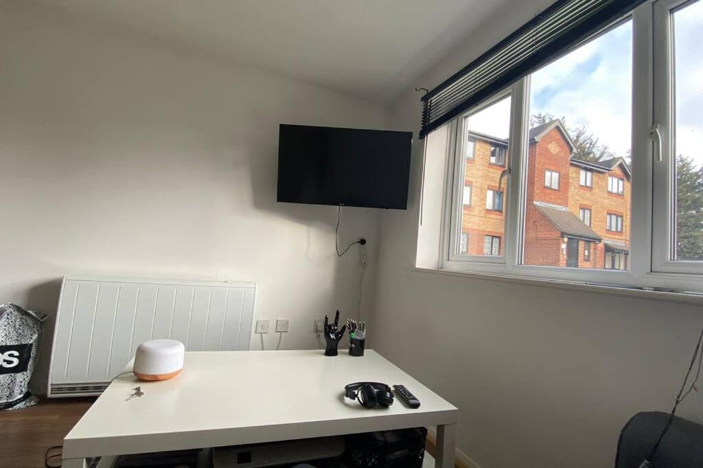 Modern 1 Bedroom Ground Floor Flat
