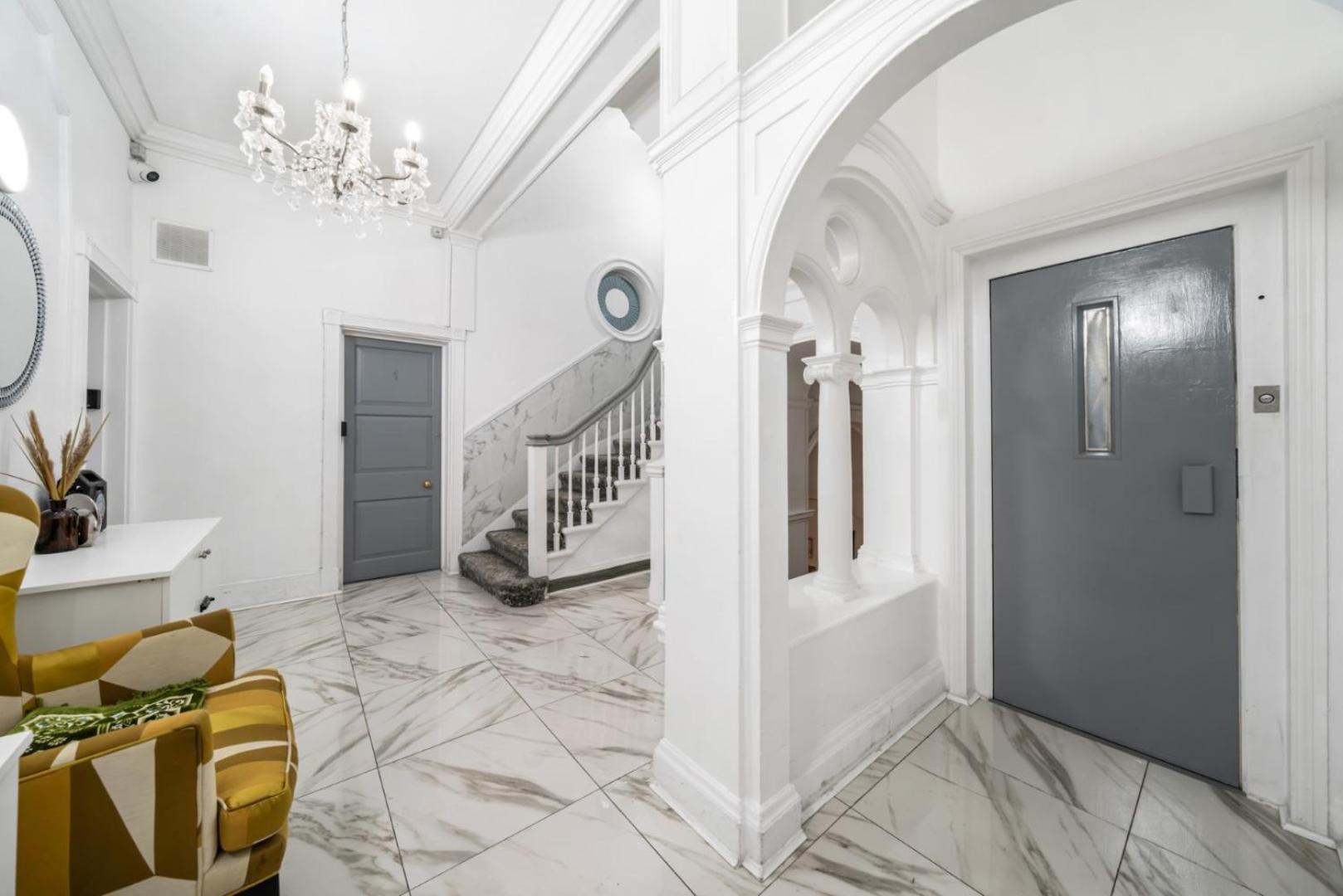 3 Bedroom On Oxford Street Gc4 * Londra
