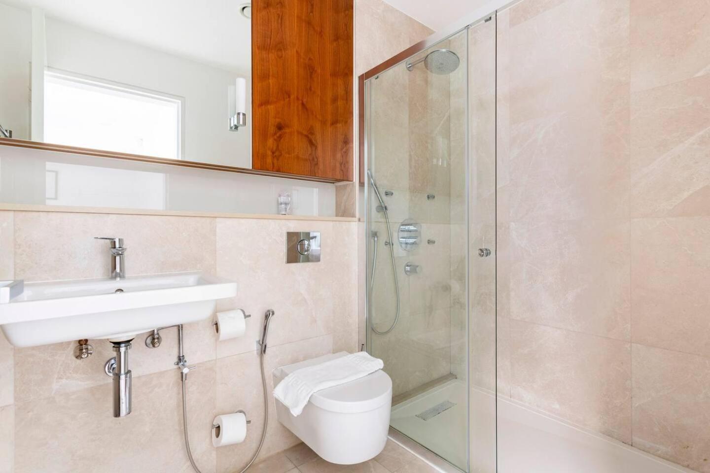 Appartement - 2 Beds - Sleeps 4 - Lift Londen
