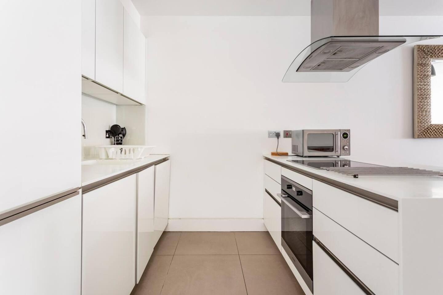 - 2 Beds - Sleeps 4 - Lift Appartement Londen
