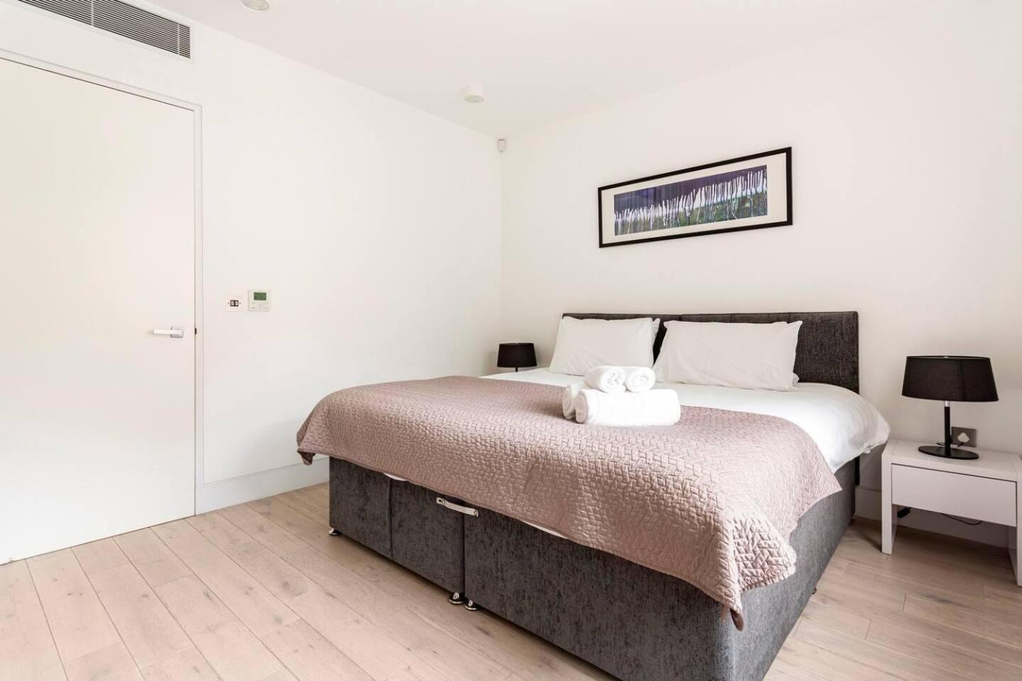 - 2 Beds - Sleeps 4 - Lift Appartement Londen