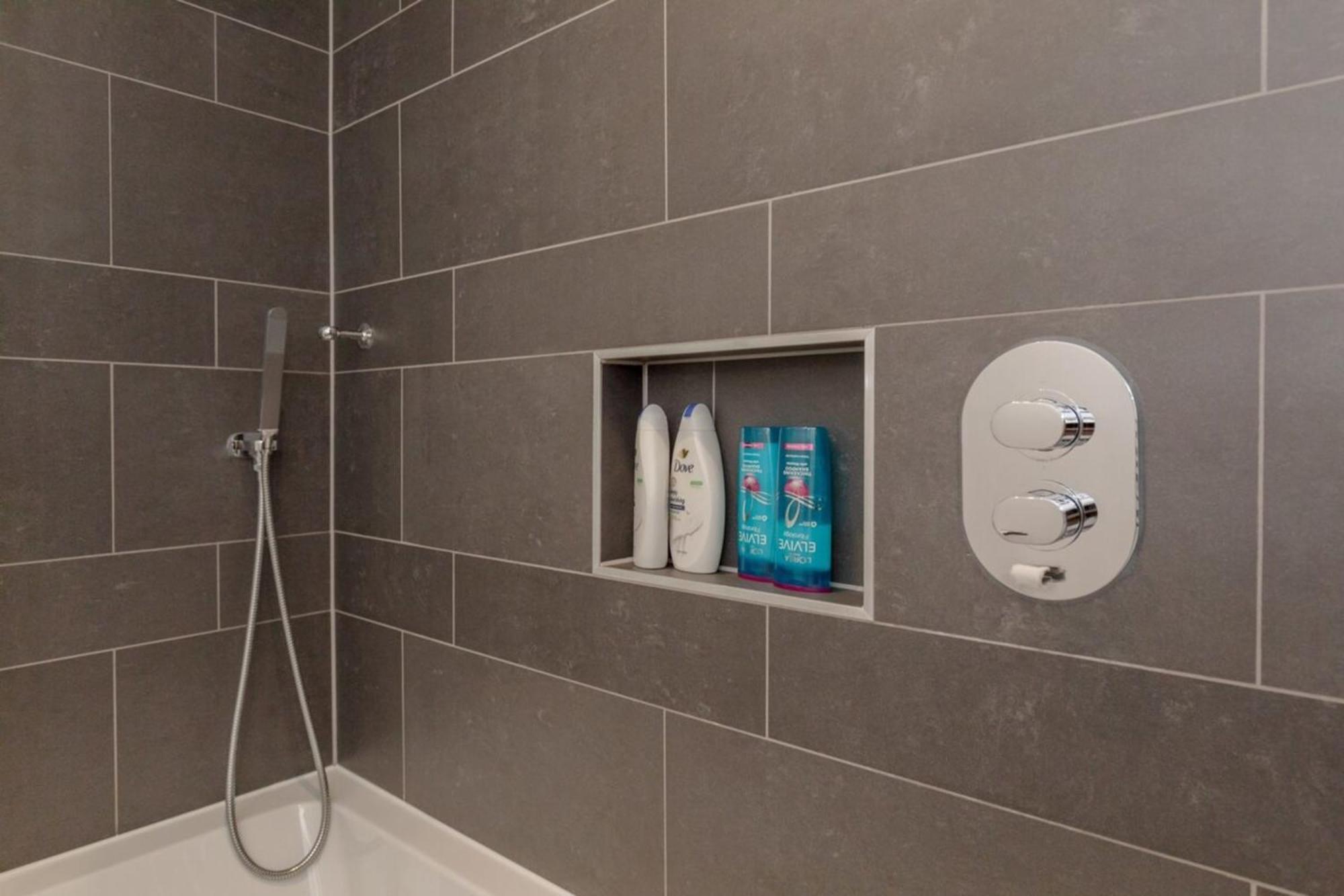 Elegant & Serene 2bd Flat Wroof Terrace Hoxton! Lägenhet