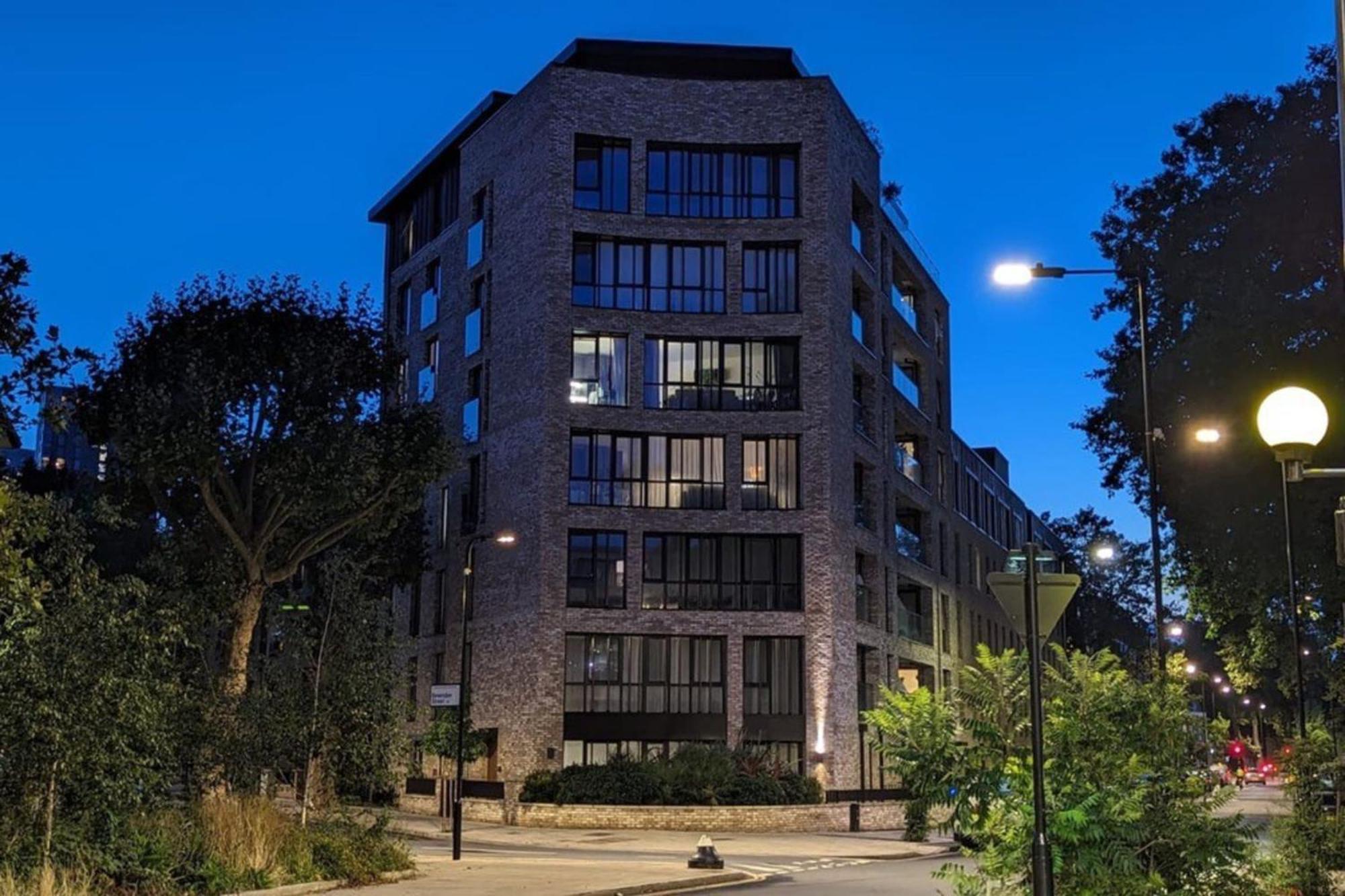 Elegant & Serene 2bd Flat Wroof Terrace Hoxton! Lägenhet