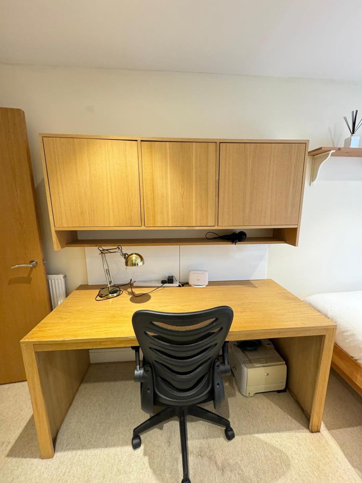 Apartment Contemporary 2bd Flat Wbalcony Canary Wharf! *