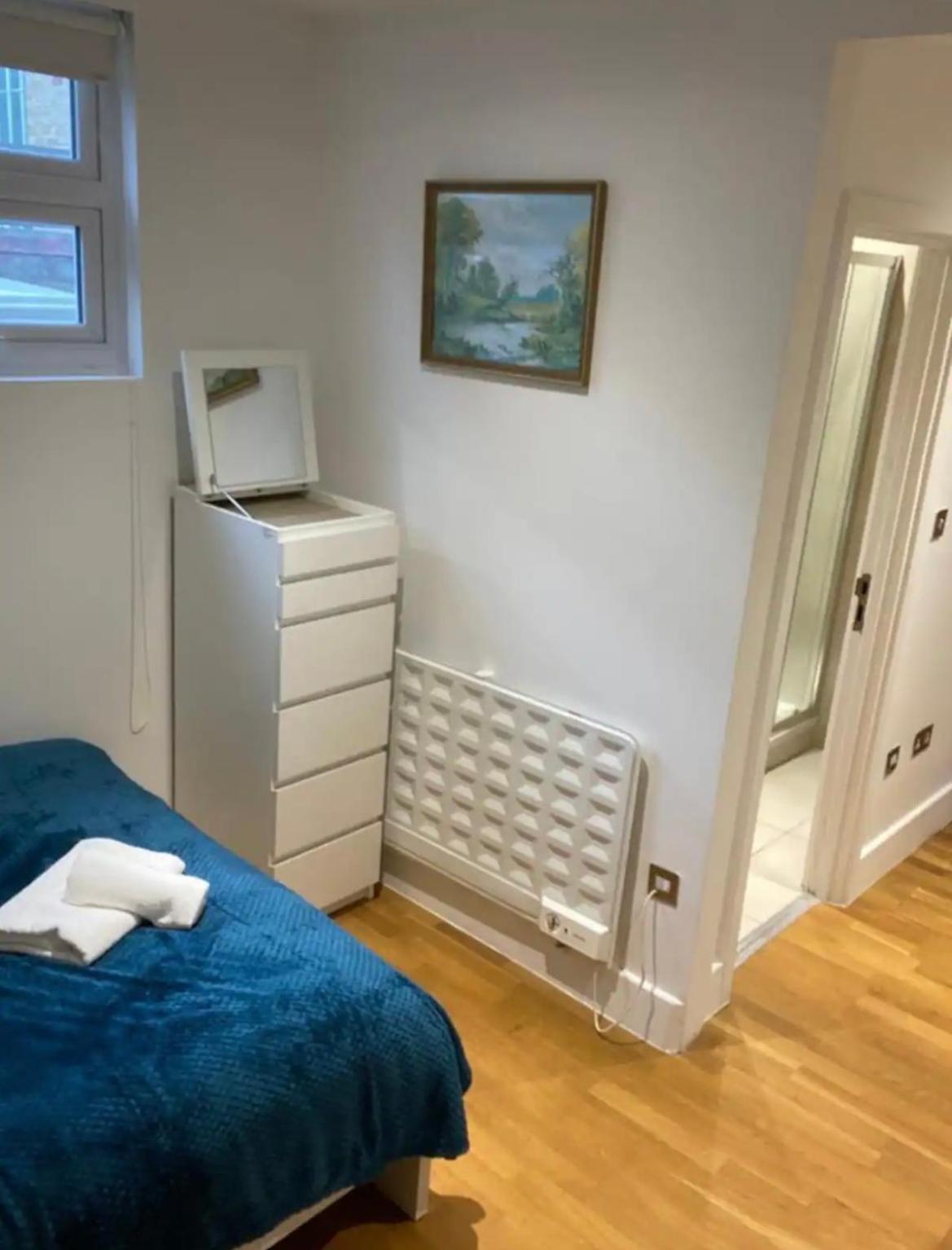 Privatunterkunft Private In Euston,