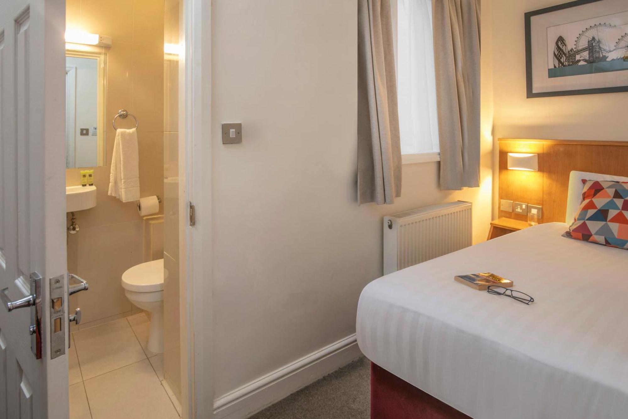 Queensway Hotel, Sure Collection By Western Hotell 3*