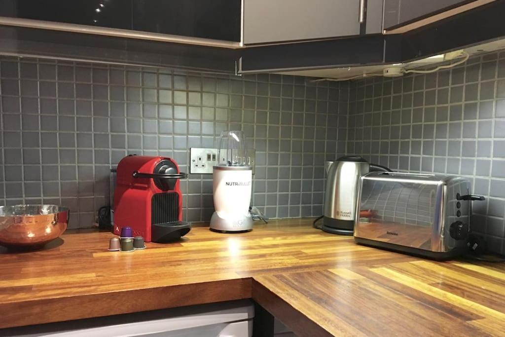 Leilighet Victoria Park 1 Bedroom Flat London