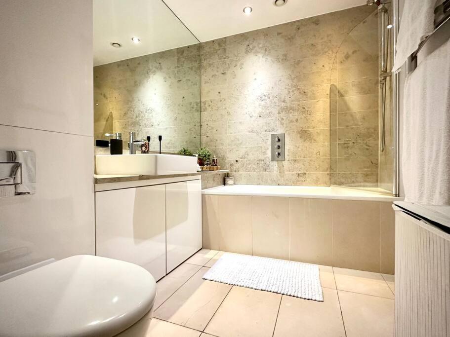 Modern 2 Bedroom In Central Appartement Londres