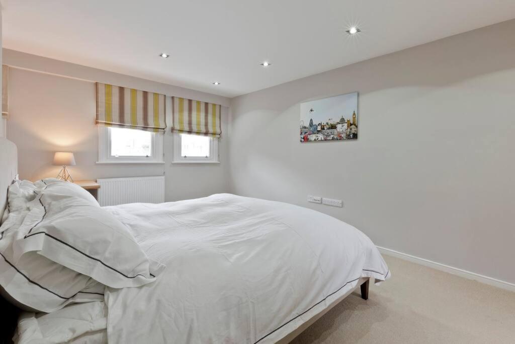 Modern Town House In Barnes, West