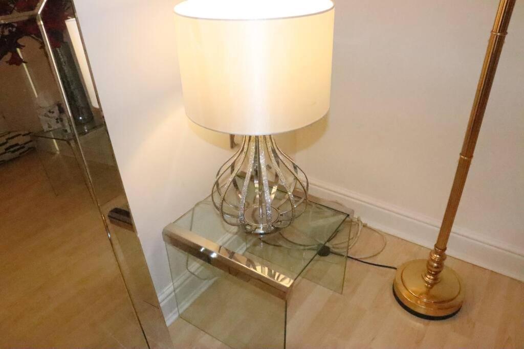 Lägenhet Skyline Haven - Modern 2br Free Parking & 4ktv London