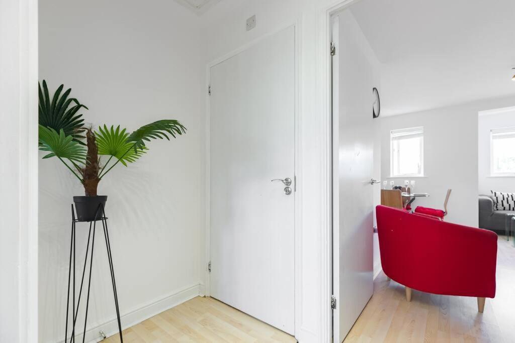 2-br Oasis In Woolwich * Londen
