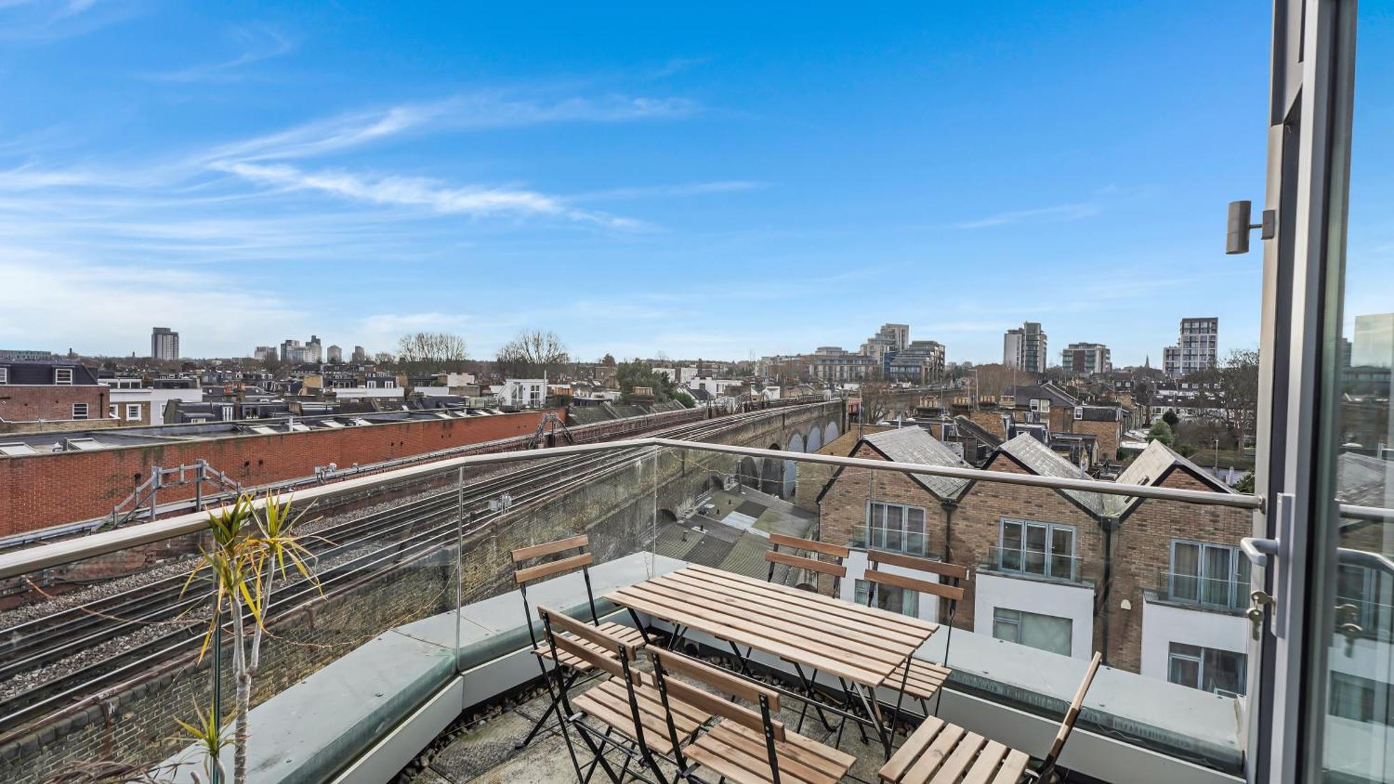 Lejlighed Modern And Spacious Penthouse In Putney With Free Parking
