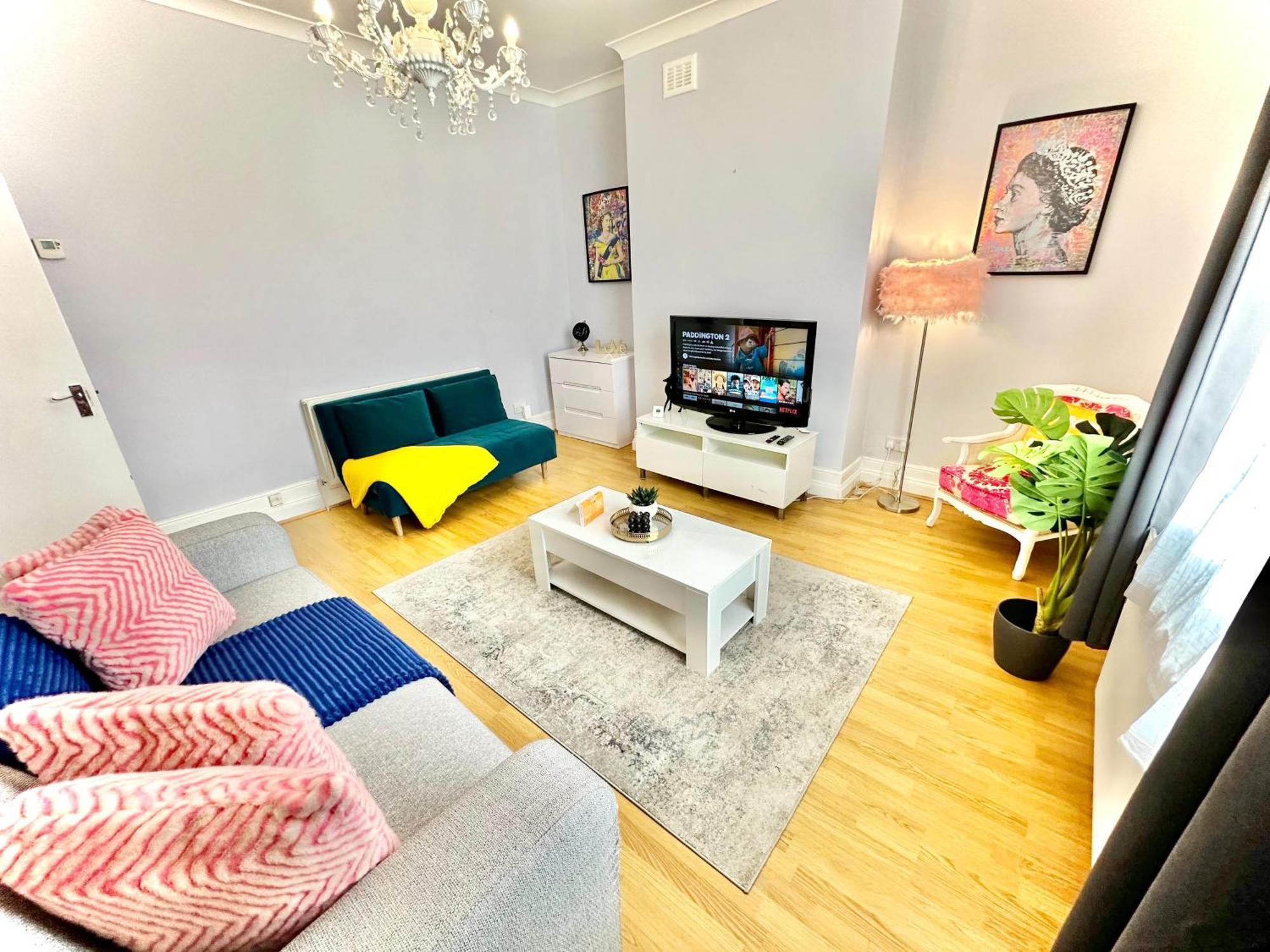 Apartment Enticing 2 Bedroom Flat With Mini-garden In Hackney, Lower Clapton *