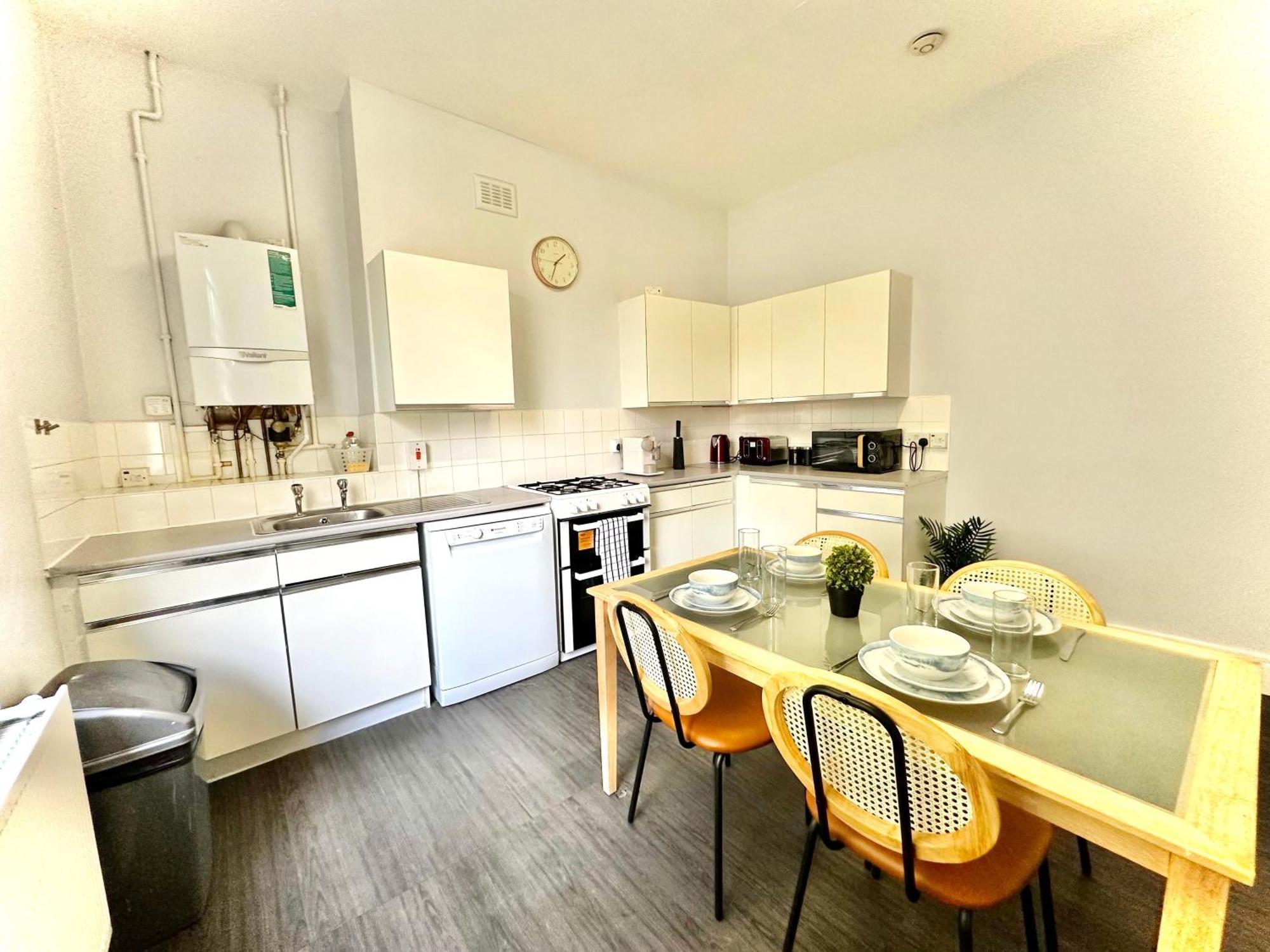 Enticing 2 Bedroom Flat With Mini-garden In Hackney, Lower Clapton * London