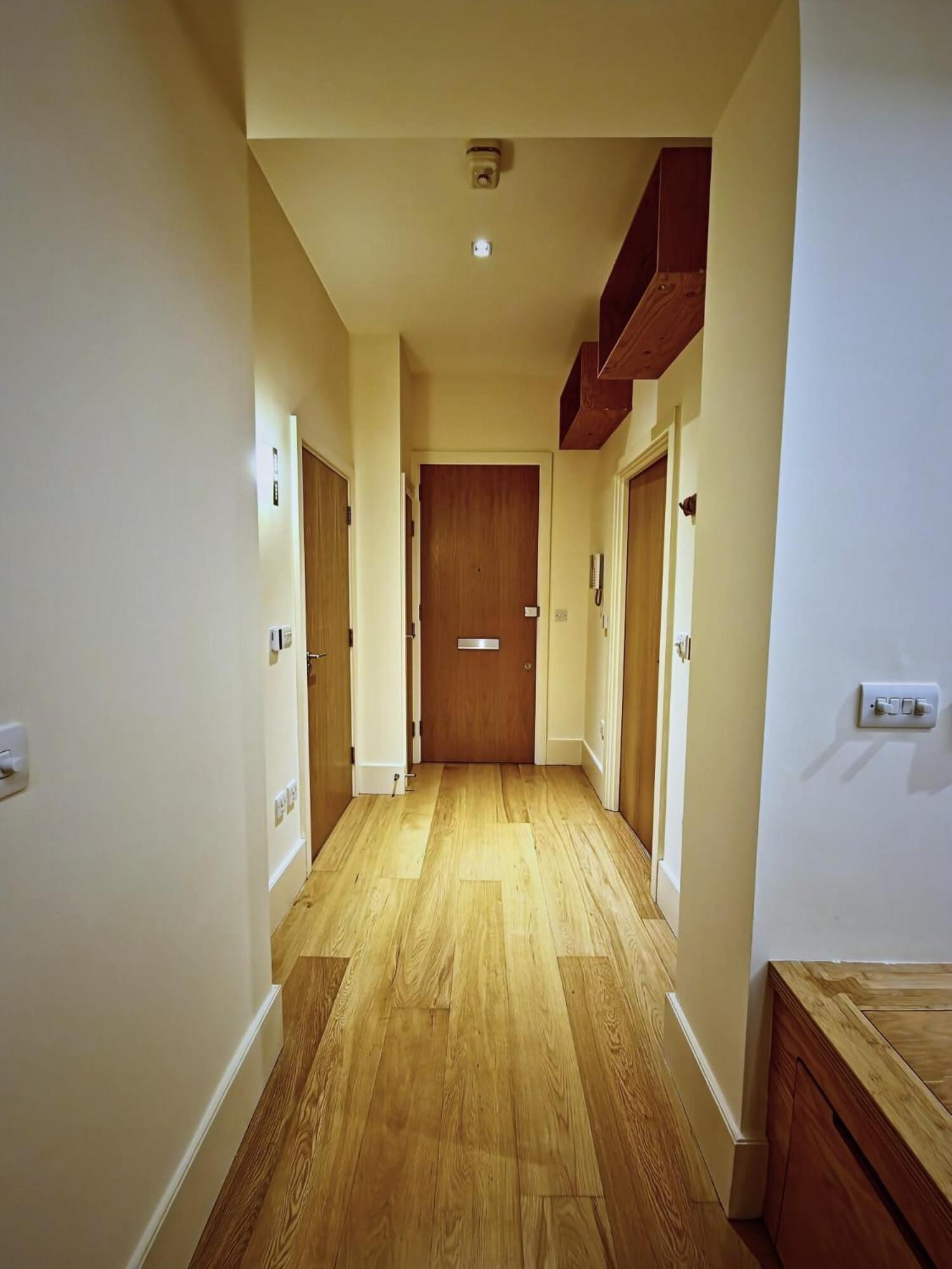 Apartment Wood Studio Flat London