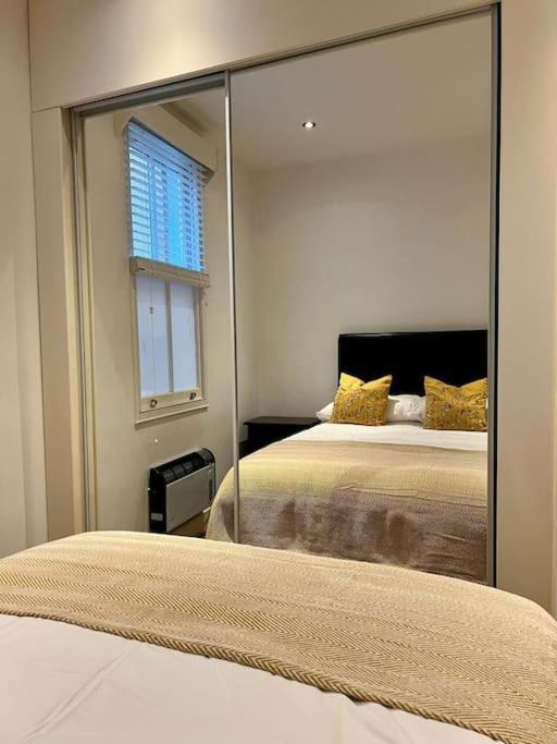 Apartment Superb 2bed/2bath Flat Waterloo
