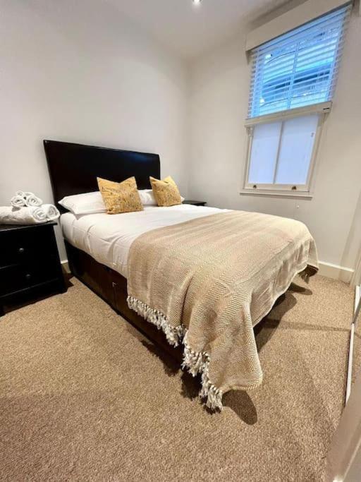 Superb 2bed/2bath Flat Waterloo * London