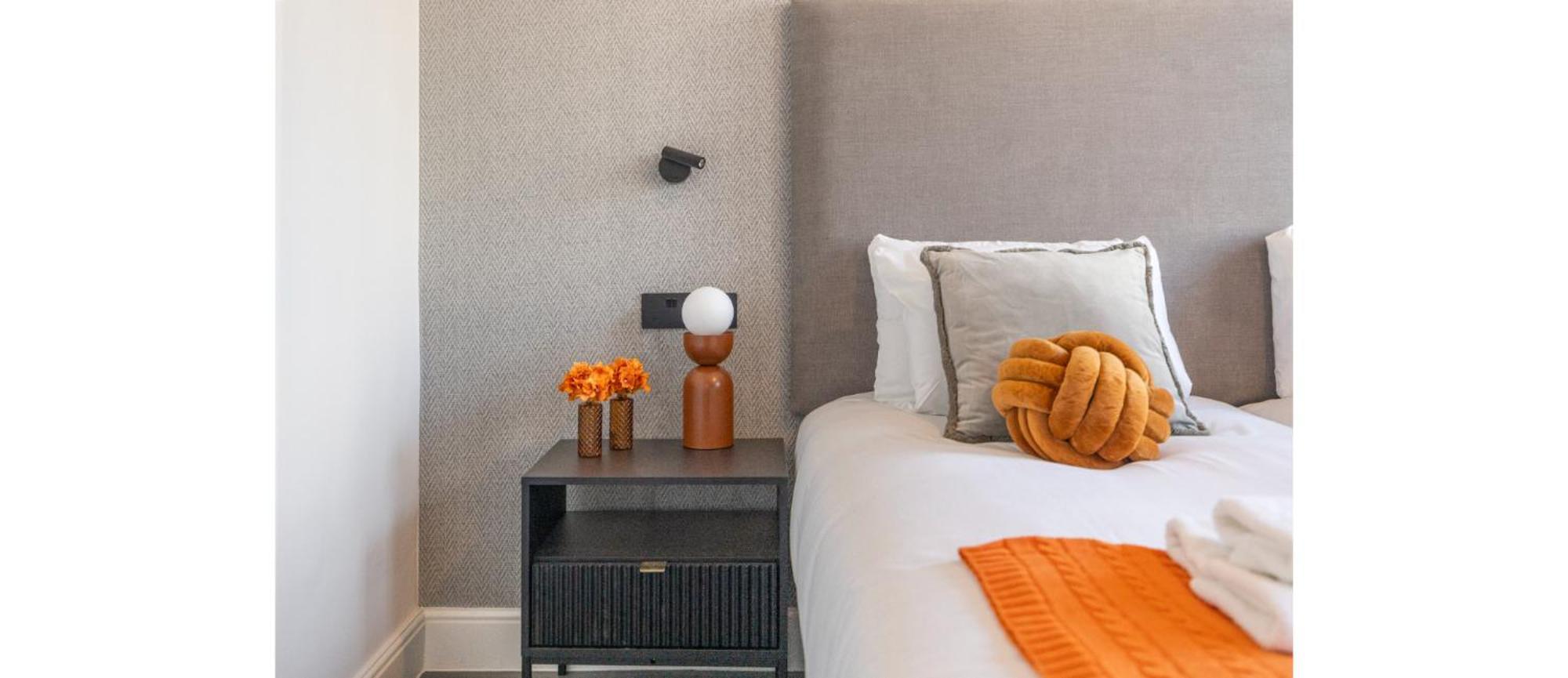 Appartement Simplicity Meets Warmth: 1-bed Delight Londen