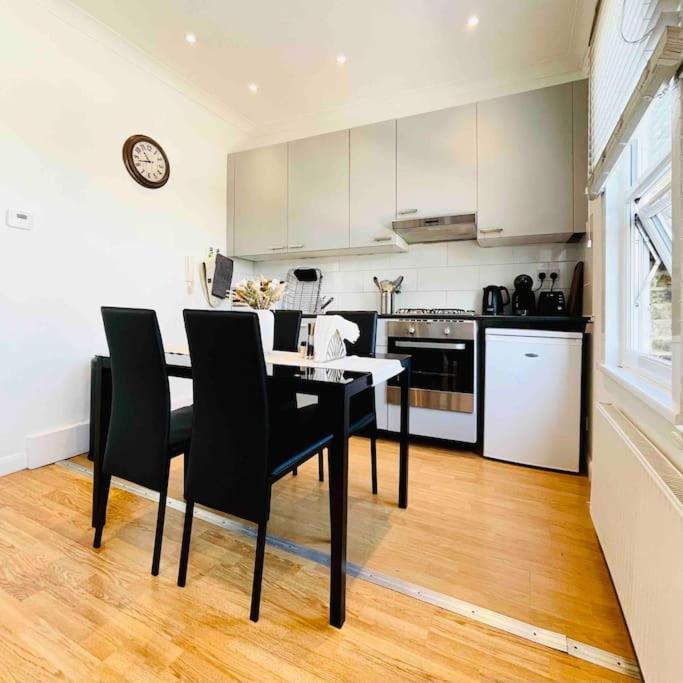 A Bright Two Double Bedroom Flat * London