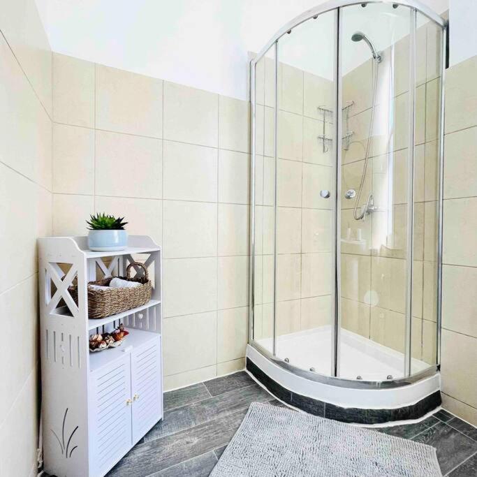 Lejlighed A Bright Two Double Bedroom Flat London