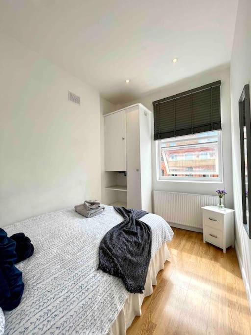Lejlighed A Bright Two Double Bedroom Flat London