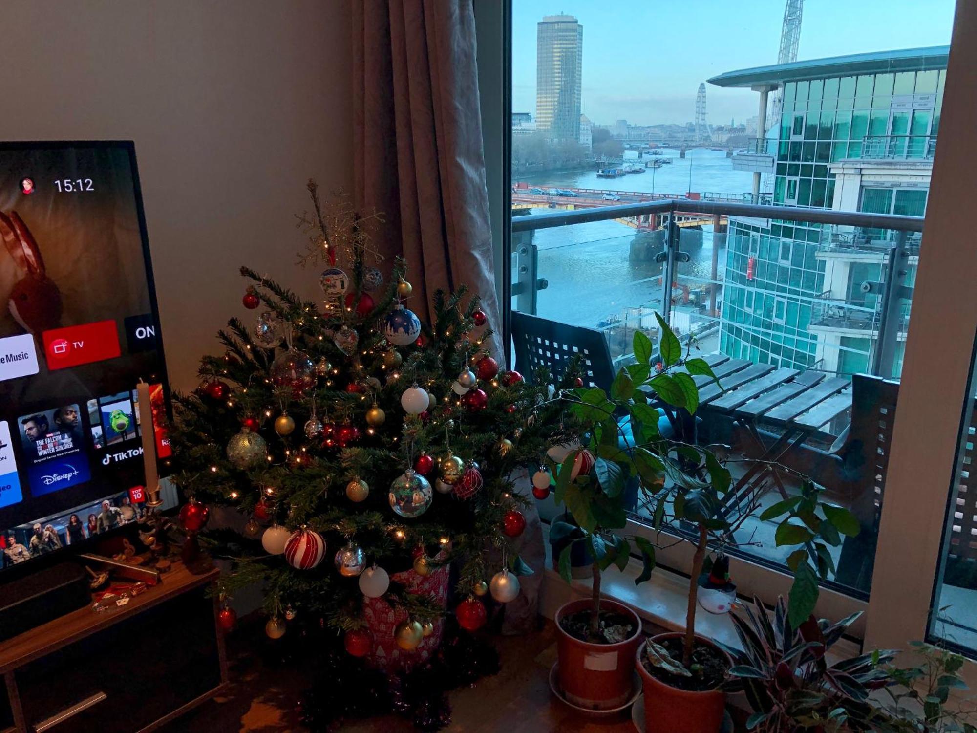 Accommodatie bij particulieren Cosy Private With Private Bathroom In A River View Flat