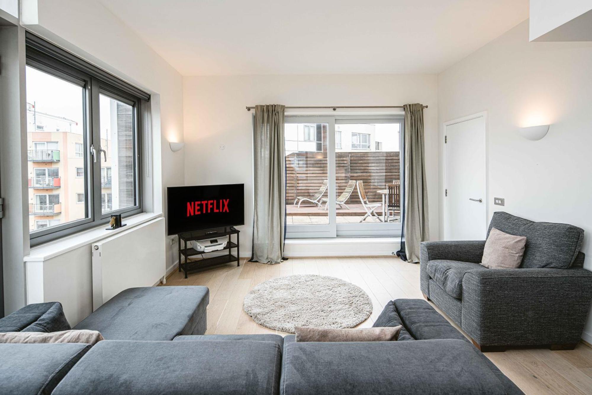 Beautiful Penthouse With Private Terrace In Greenwich Peninsula Appartamento *
