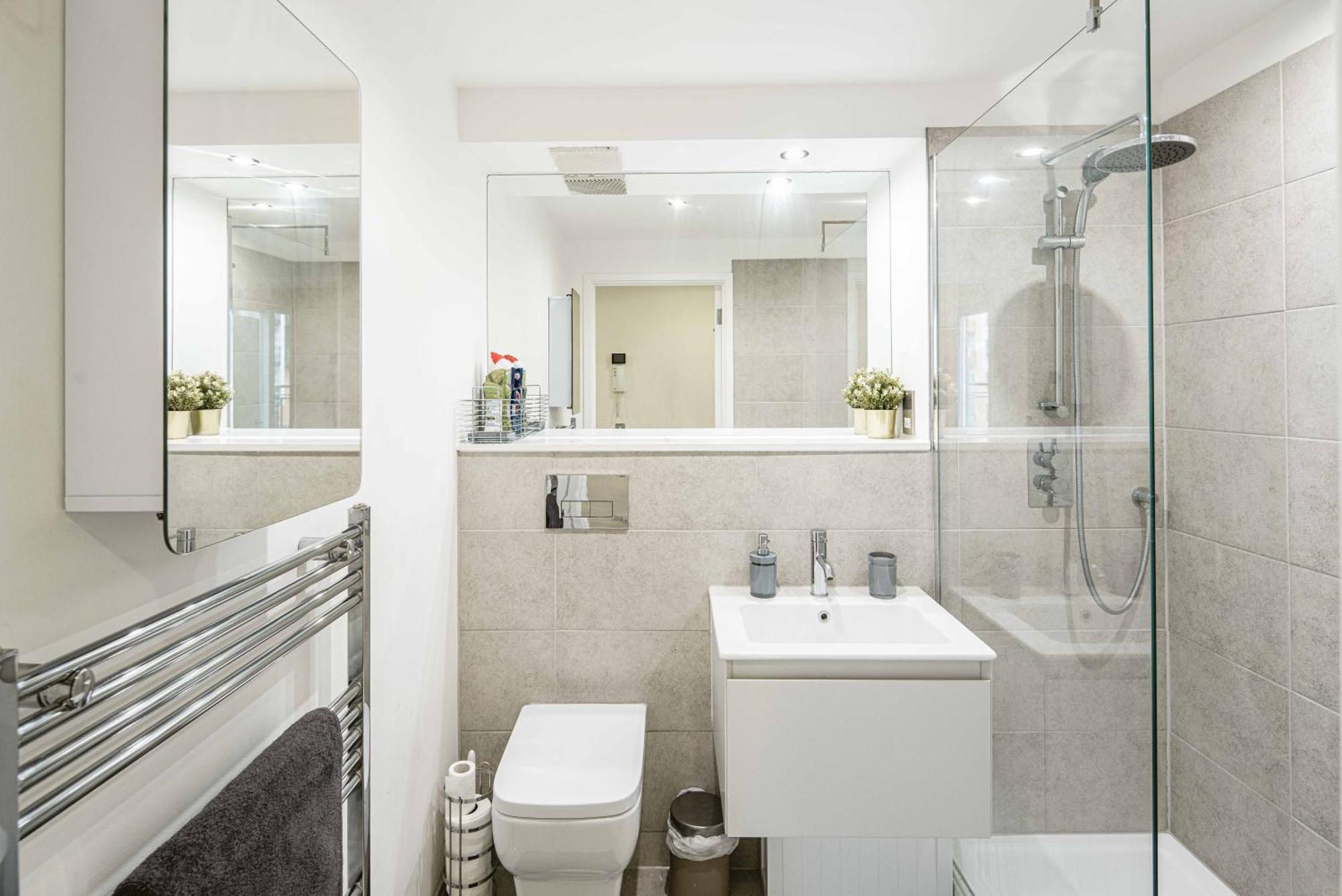Beautiful Penthouse With Private Terrace In Greenwich Peninsula * Londra