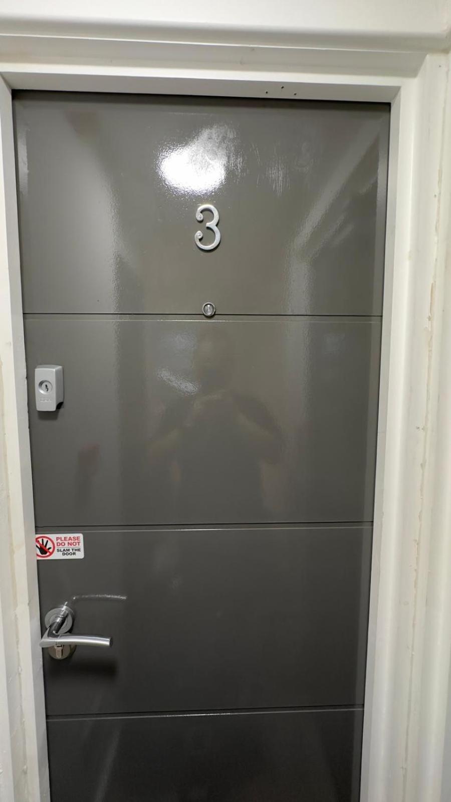 Halloway Guest 54 London