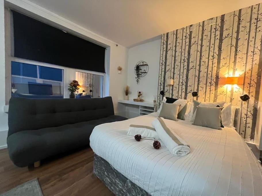 Tree Studio Barbican F3 Apartment London