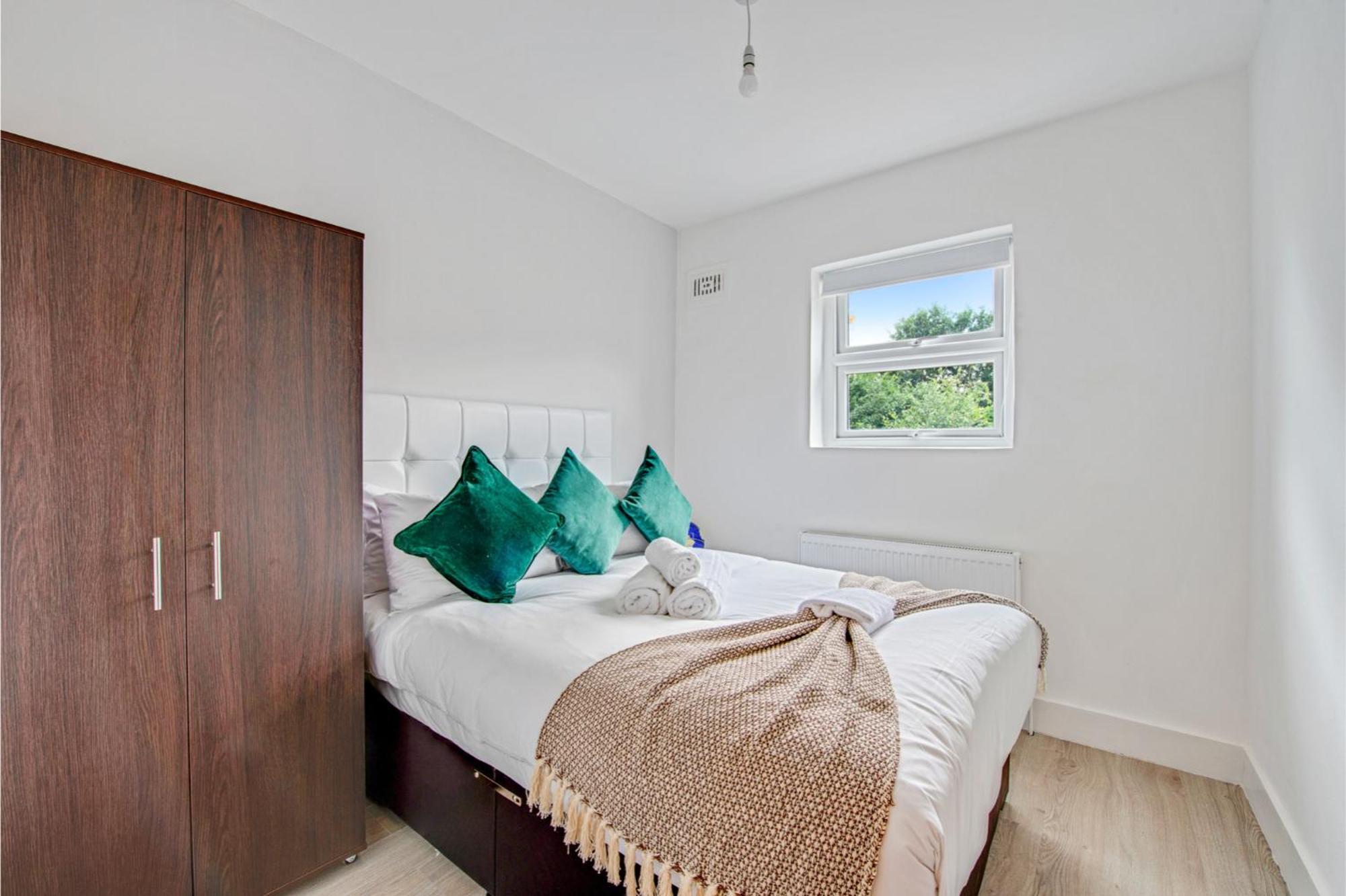 Lovely - Park Views & Ideal Transport Links