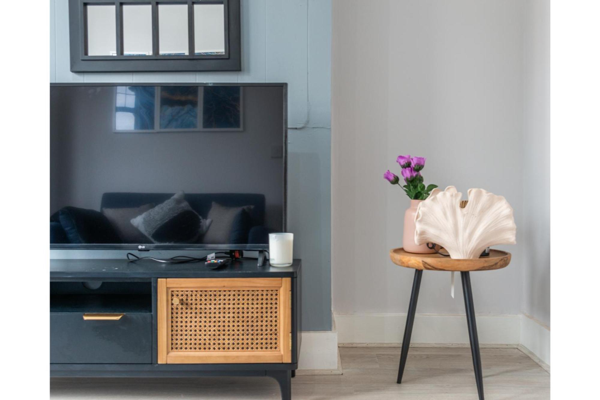 Lovely - Park Views & Ideal Transport Links Apartment London