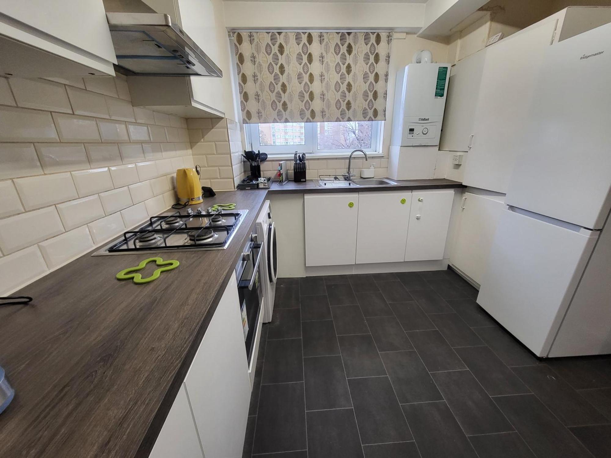 Garland Modern Spacious Flat, London